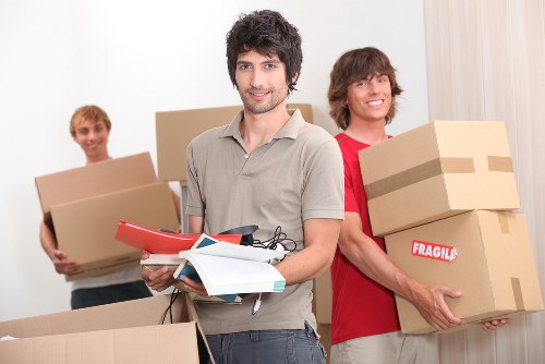 Professional moving van for flats and houses in Edmonton